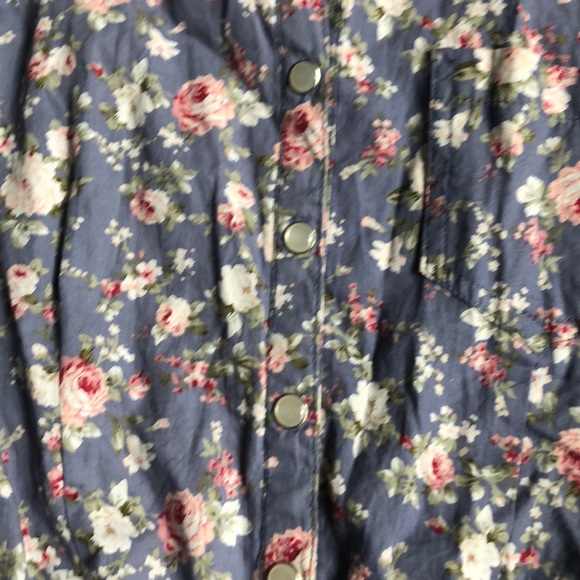 Floral Button-up Tie Shirt - Picture 2 of 5